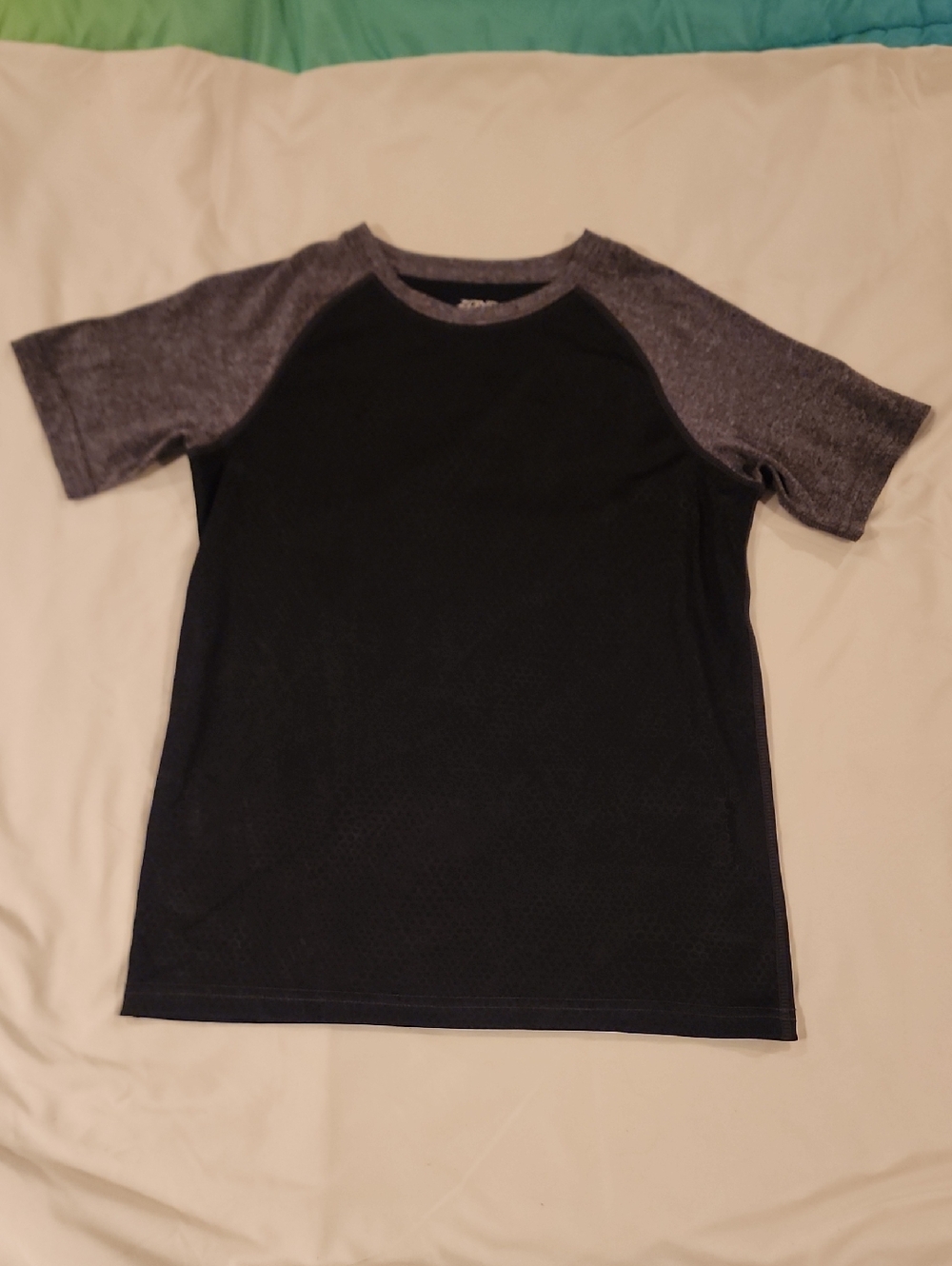 Zone Pro Black and Heather Gray Athletic Shirt. Size Large 12/14